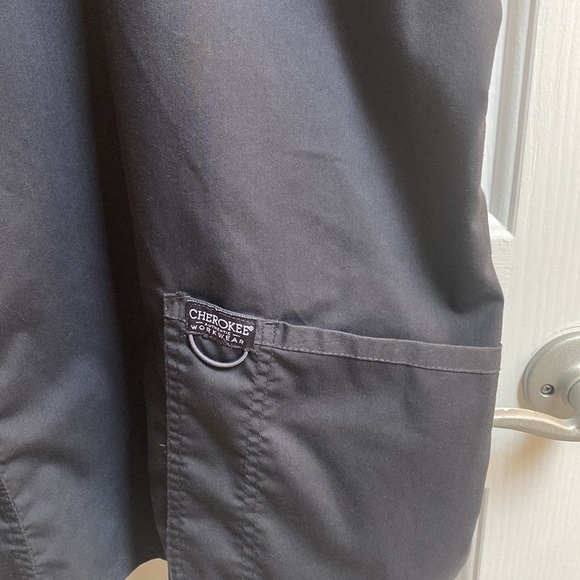 Scrub top. - Picture 2 of 3